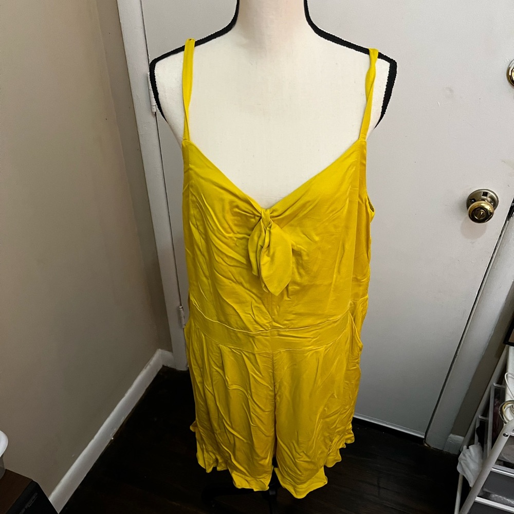 Torrid Tie Front Romper Size 2X